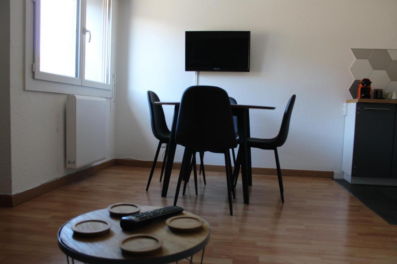 Studio Isard, Wifi Et Parking Gratuit, Navette Gratuite Au Pied De La Residence, Possibilite Forfait Menage Et Location Linge De Lit Et Toilette, A 10 Minutes A Pied Du Centre Ville Font-Romeu-Odeillo-Via Exterior photo
